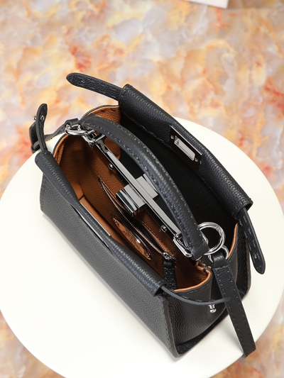 フェンディバッグ全体デザイン